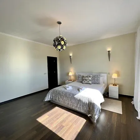 River View By Homing Apartment *