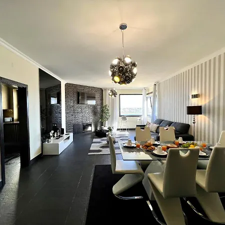 River View By Homing Apartment