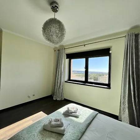 River View By Homing Apartment *
